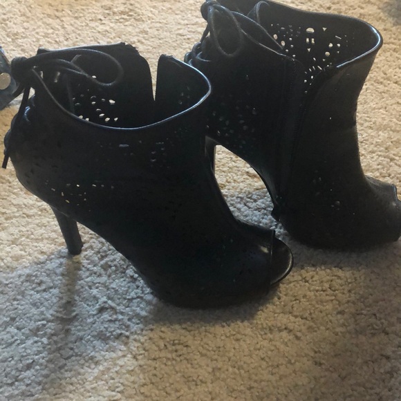 Black heels worn 1x - Picture 1 of 4